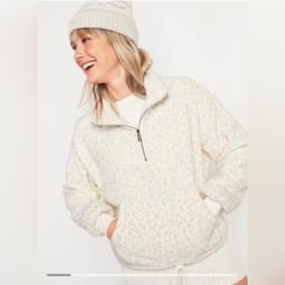 Old Navy Tops - ❗️CLEAROUT❗️NWT! OLD NAVY cream leopard faux fur half-zip cinch-hem SWEATSHIRT